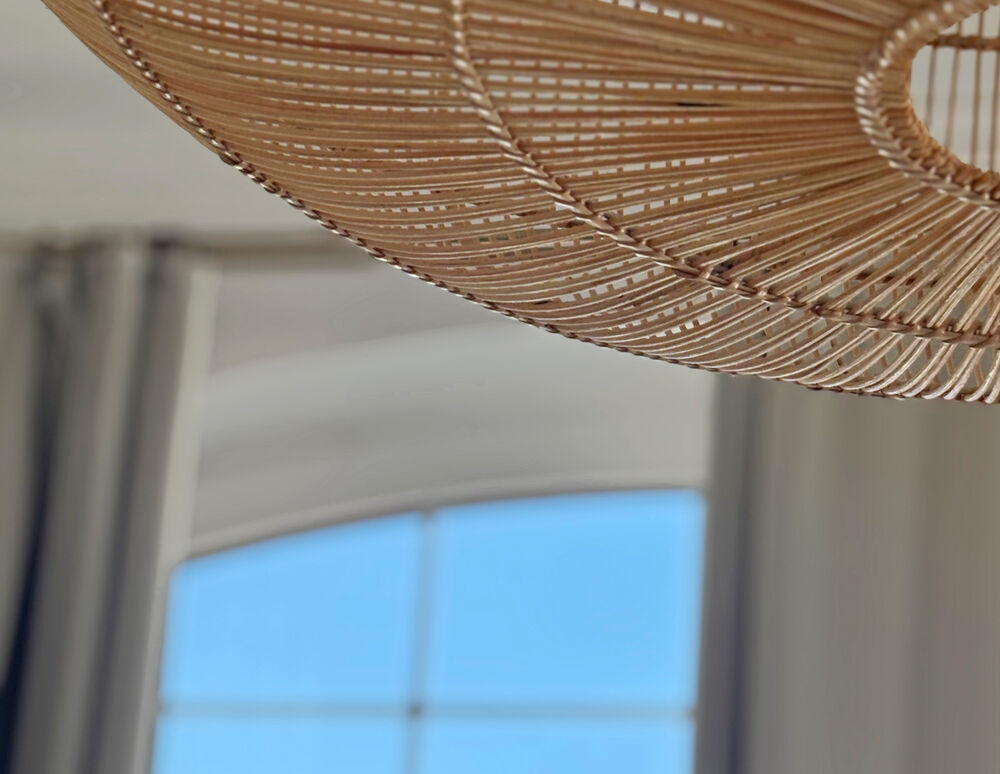 Rattan-Hängelampe im Detail